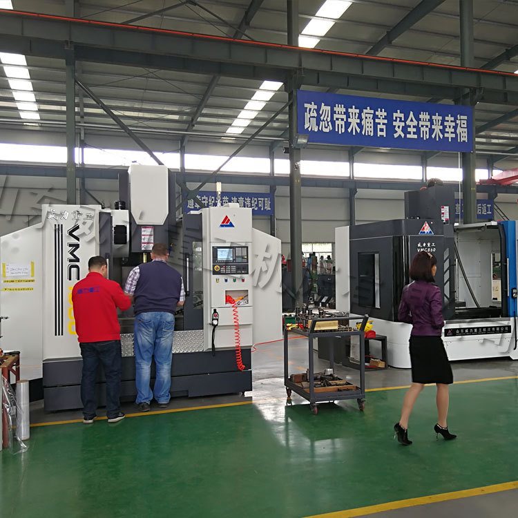山东威力重工数控立车加工车间